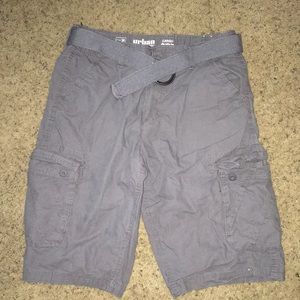 Men’s grey cargo shorts